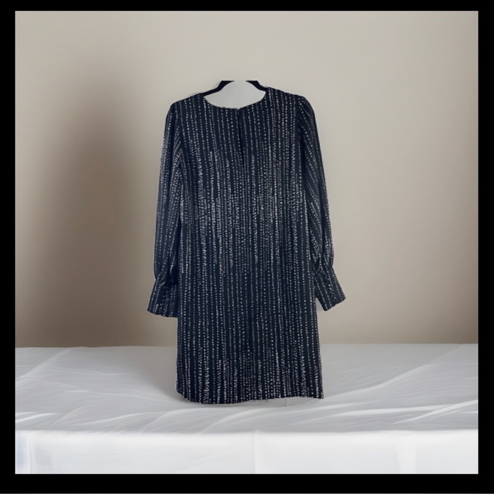 ✨⚡️H&M Black/White Shift Dress Size US 12 - Balloon Sleeve CuffButton Detail NWT